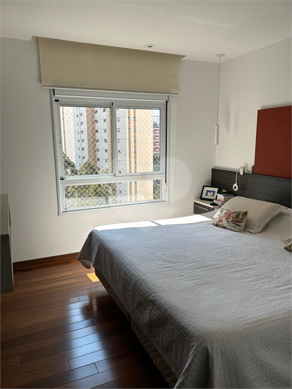 Apartamento com varanda gourmet à venda no Panamby