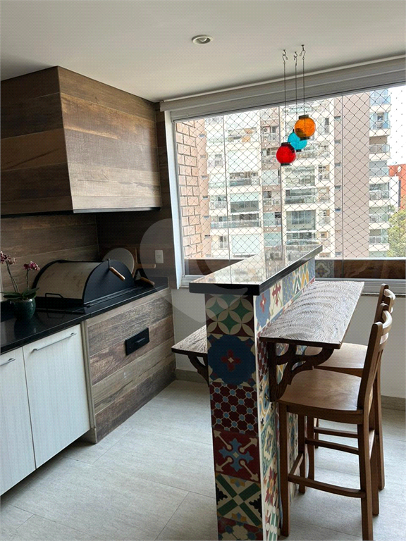 Apartamento com varanda gourmet à venda no Panamby