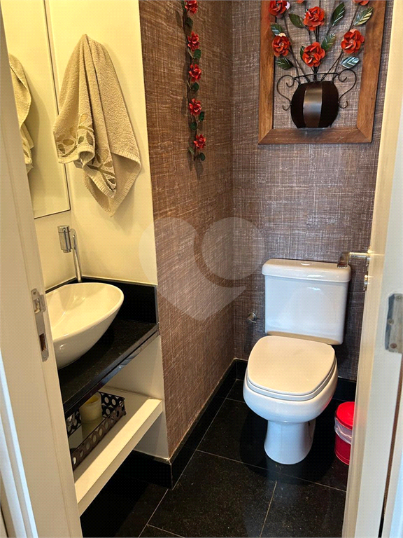 Apartamento com varanda gourmet à venda no Panamby