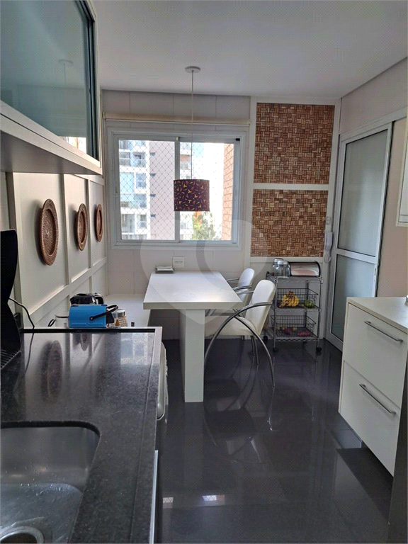 Apartamento com varanda gourmet à venda no Panamby