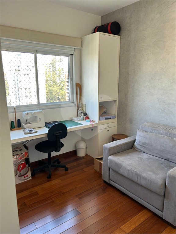 Apartamento com varanda gourmet à venda no Panamby