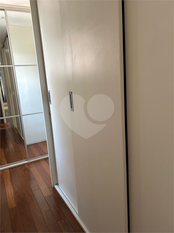 Apartamento com varanda gourmet à venda no Panamby
