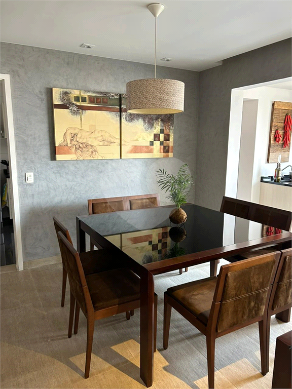 Apartamento com varanda gourmet à venda no Panamby