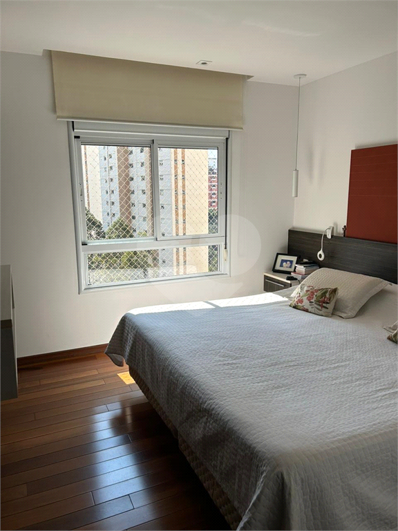 Apartamento com varanda gourmet à venda no Panamby