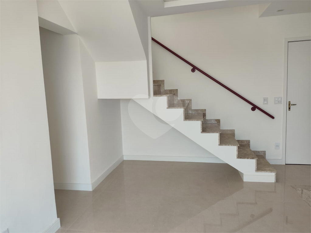 Linda Cobertura com Ofurô e Churrasqueira no Tremembé