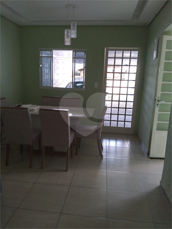 Casa à venda com 3 quartos, 180m² - Foto 13