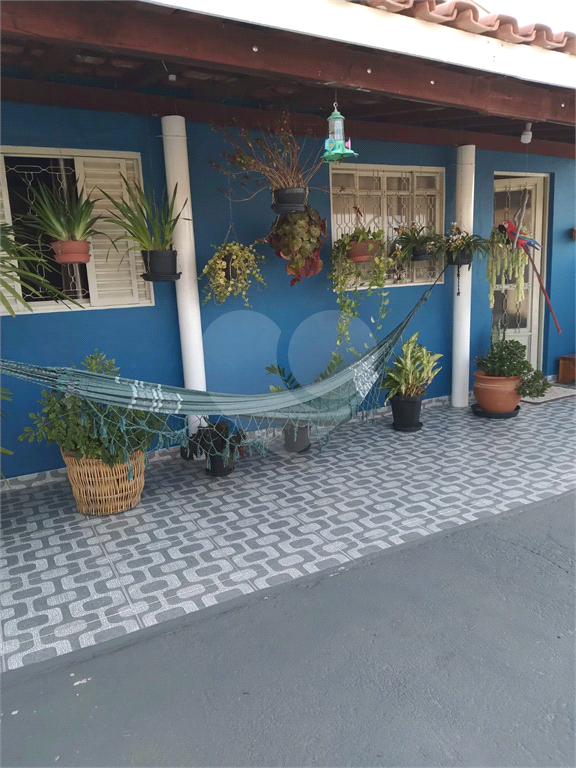 Casa à venda com 3 quartos, 180m² - Foto 1