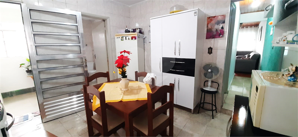 Casa à venda com 2 quartos, 66m² - Foto 15