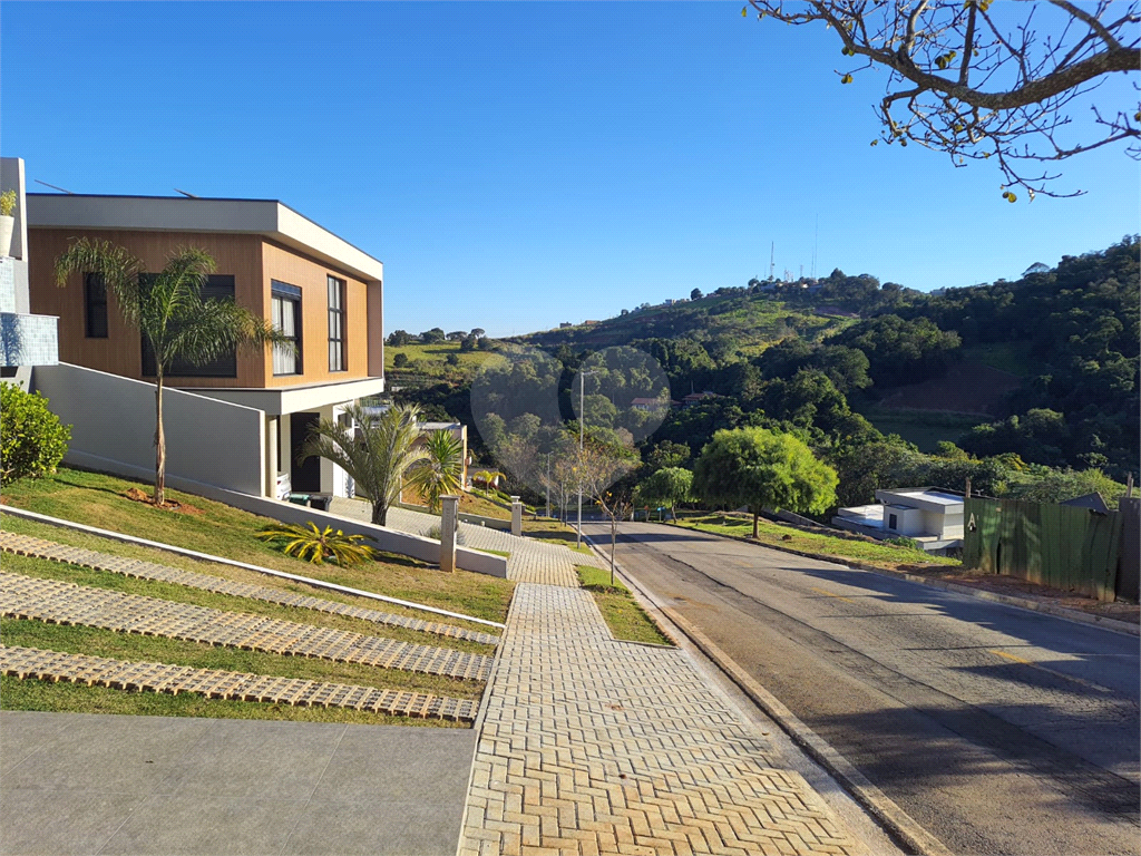 Casa à venda com 3 quartos, 279m² - Foto 3