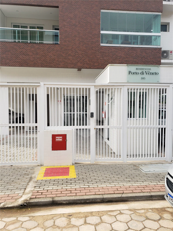 Apartamento Exclusivo na Praia das Toninhas – Conforto e Sofisticação a Poucos Passos do Mar!