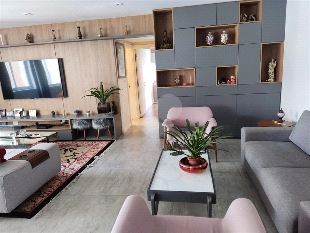 APARTAMENTO em HIGIENÓPOLIS