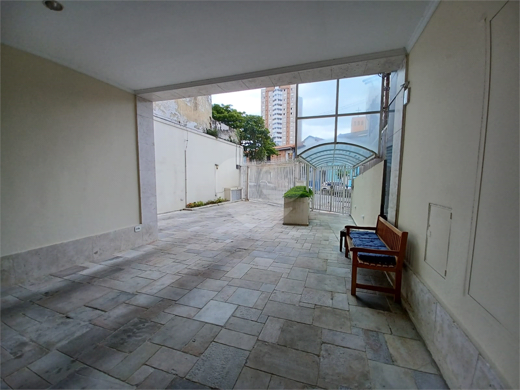 Apartamento 87 m² – Alto de Santana -3 dormitórios (sendo 1 suíte) - 2 banheiros Sala ampla para 2 ambientes Cozinha com armários planejados Lavanderia com armários
1 vaga fixa de garagem