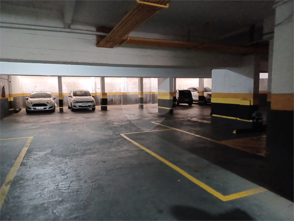 Apartamento 87 m² – Alto de Santana -3 dormitórios (sendo 1 suíte) - 2 banheiros Sala ampla para 2 ambientes Cozinha com armários planejados Lavanderia com armários
1 vaga fixa de garagem