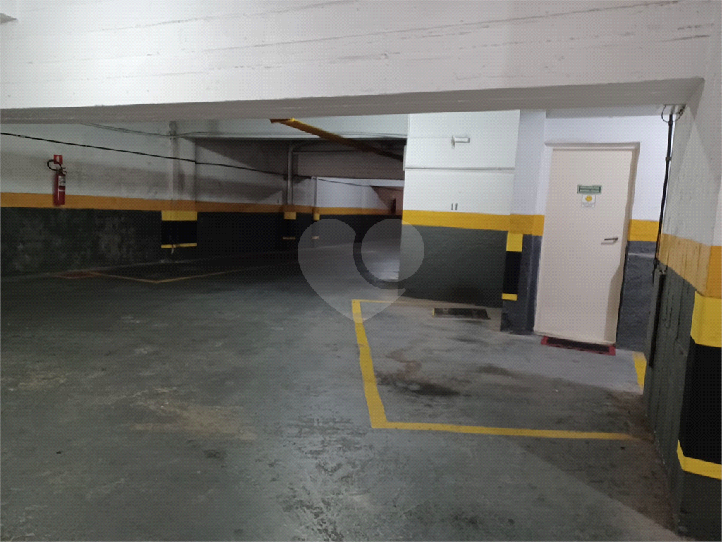 Apartamento 87 m² – Alto de Santana -3 dormitórios (sendo 1 suíte) - 2 banheiros Sala ampla para 2 ambientes Cozinha com armários planejados Lavanderia com armários
1 vaga fixa de garagem