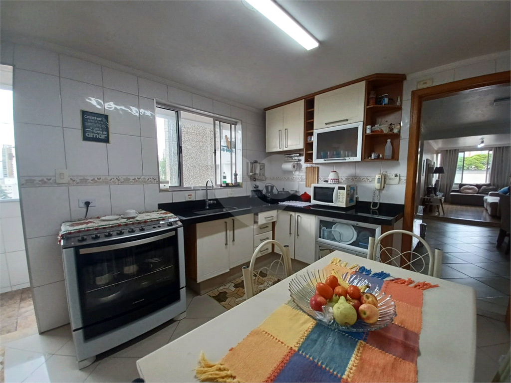 Apartamento 87 m² – Alto de Santana -3 dormitórios (sendo 1 suíte) - 2 banheiros Sala ampla para 2 ambientes Cozinha com armários planejados Lavanderia com armários
1 vaga fixa de garagem