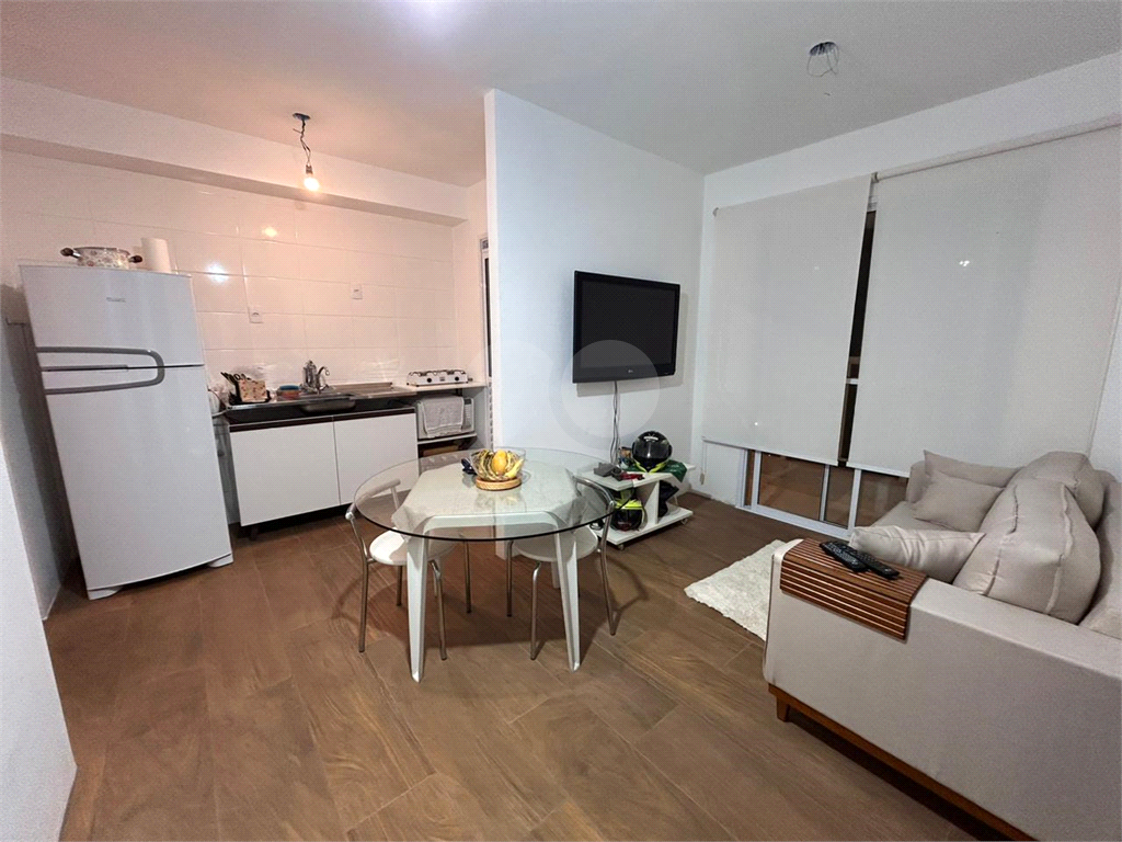 Apartamento à venda com 2 quartos, 42m² - Foto 1