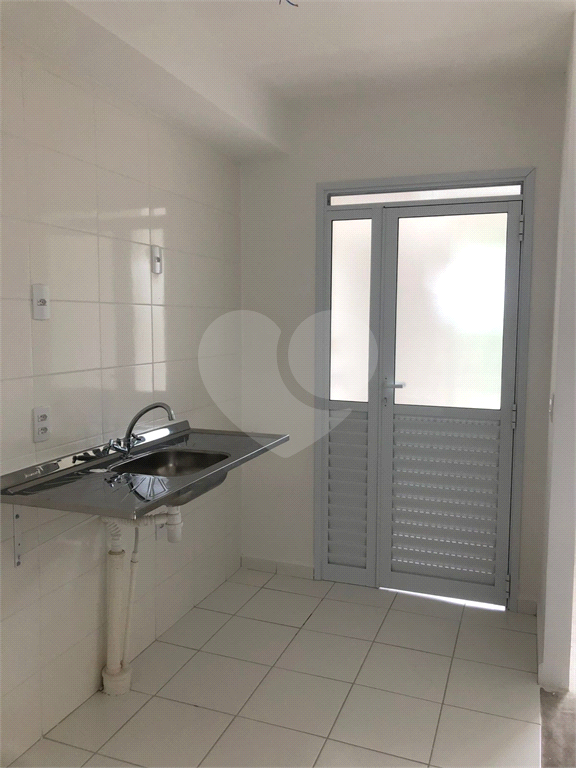 Apartamento à venda com 2 quartos, 42m² - Foto 3