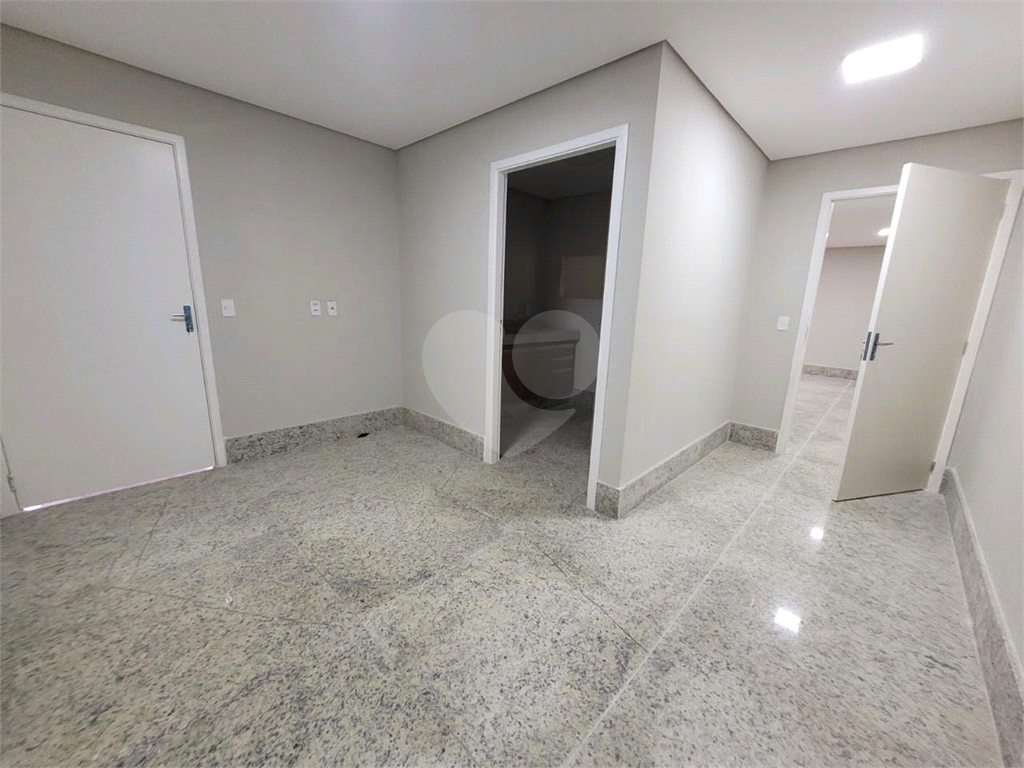 Prédio Inteiro para alugar, 1500m² - Foto 2