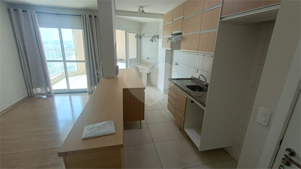 Apartamento para alugar com 3 quartos, 81m² - Foto 23