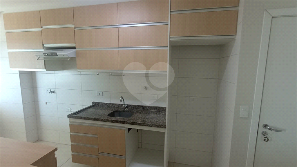 Apartamento para alugar com 3 quartos, 81m² - Foto 25