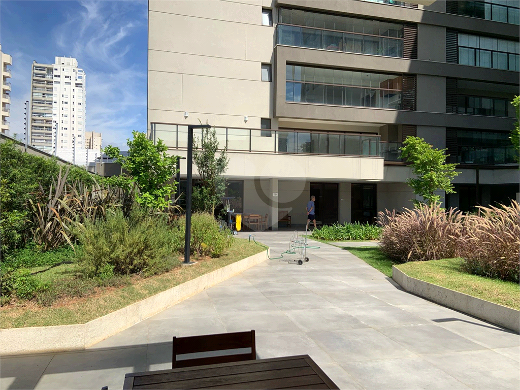 APARTAMENTO em ALTO DA LAPA