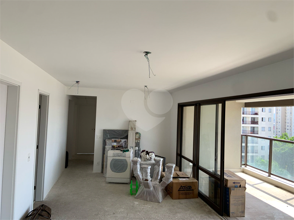 APARTAMENTO em ALTO DA LAPA