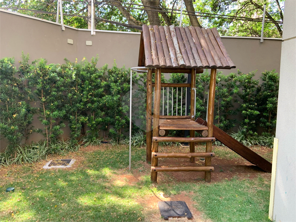 APARTAMENTO em ALTO DA LAPA