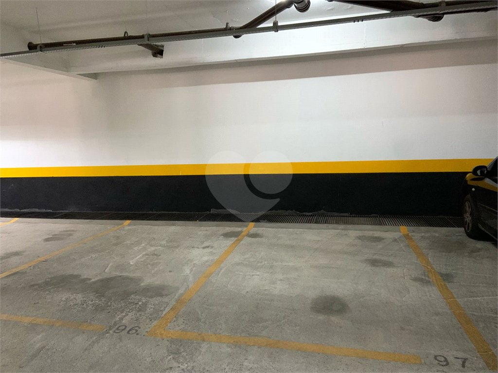 APARTAMENTO em ALTO DA LAPA