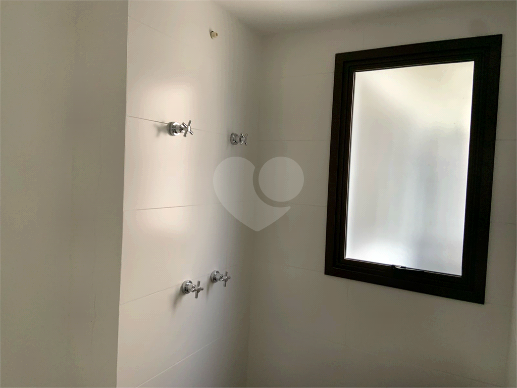 APARTAMENTO em ALTO DA LAPA