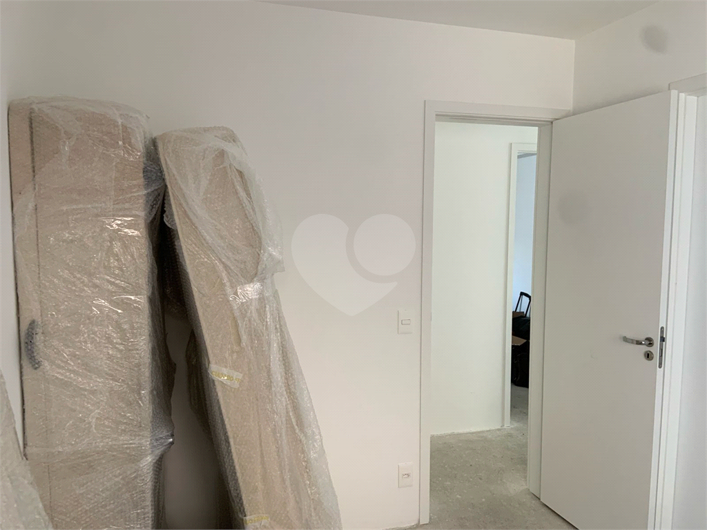 APARTAMENTO em ALTO DA LAPA