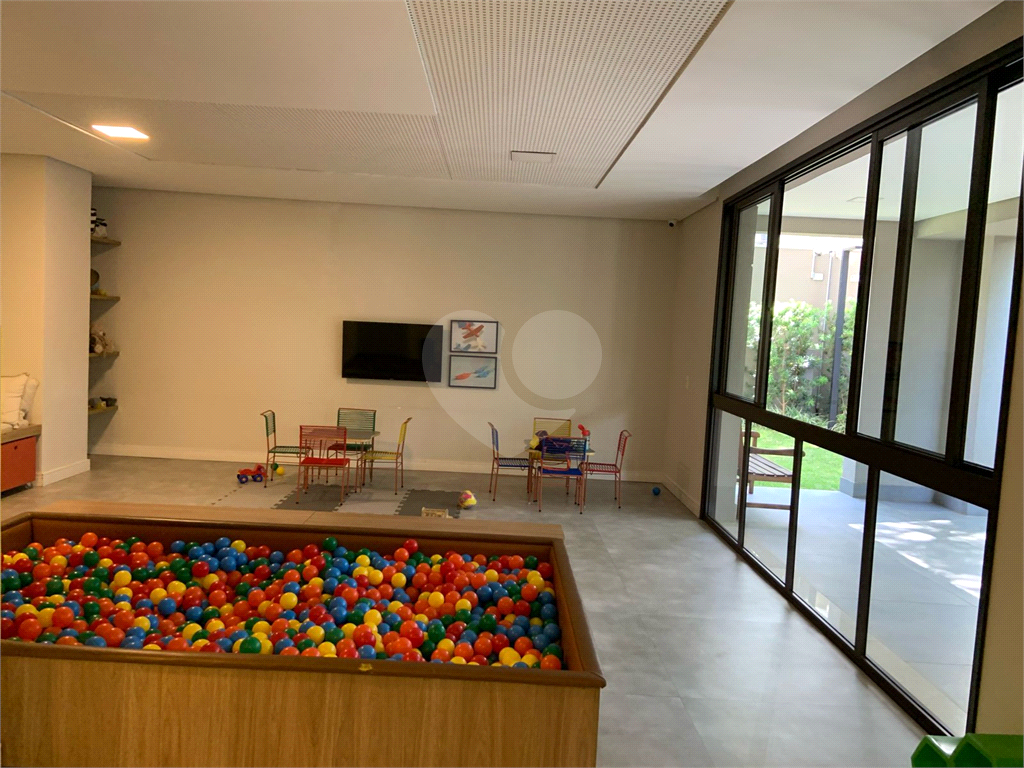 APARTAMENTO em ALTO DA LAPA