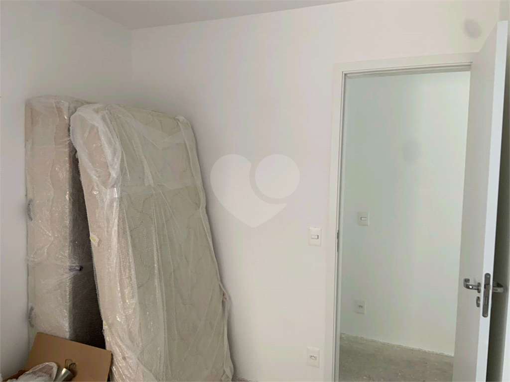 APARTAMENTO em ALTO DA LAPA