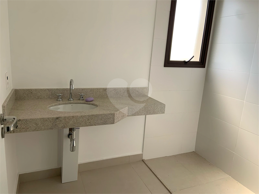 APARTAMENTO em ALTO DA LAPA