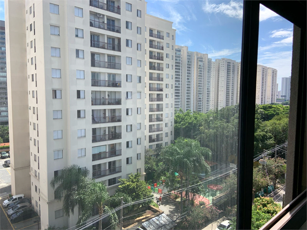 APARTAMENTO em ALTO DA LAPA