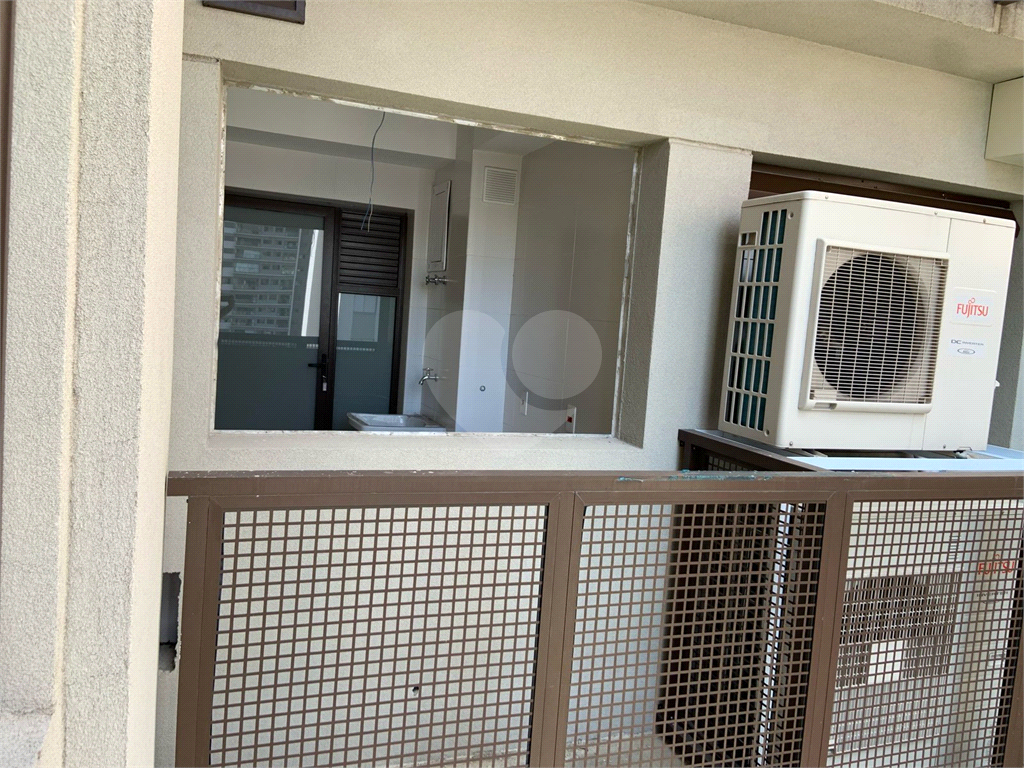 APARTAMENTO em ALTO DA LAPA