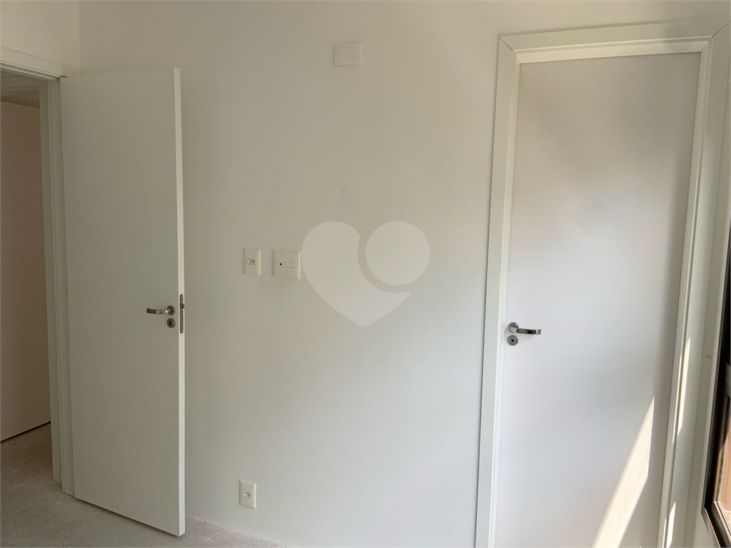 APARTAMENTO em ALTO DA LAPA