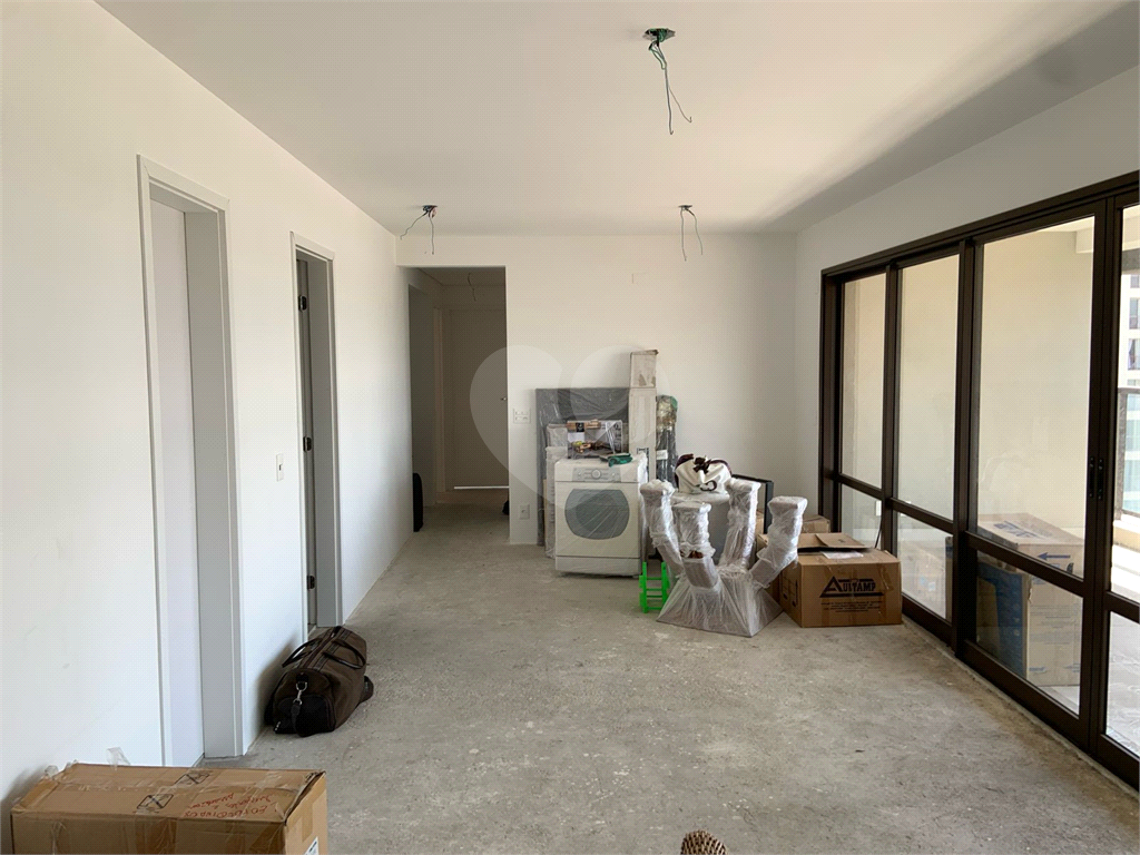 APARTAMENTO em ALTO DA LAPA