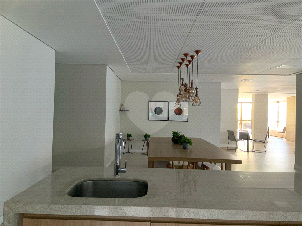APARTAMENTO em ALTO DA LAPA