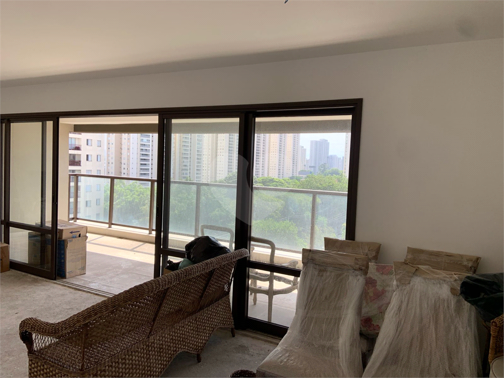 APARTAMENTO em ALTO DA LAPA