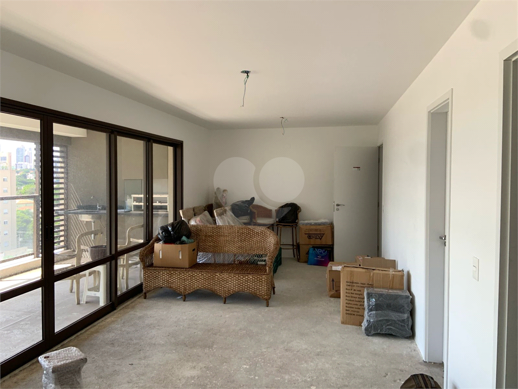 APARTAMENTO em ALTO DA LAPA