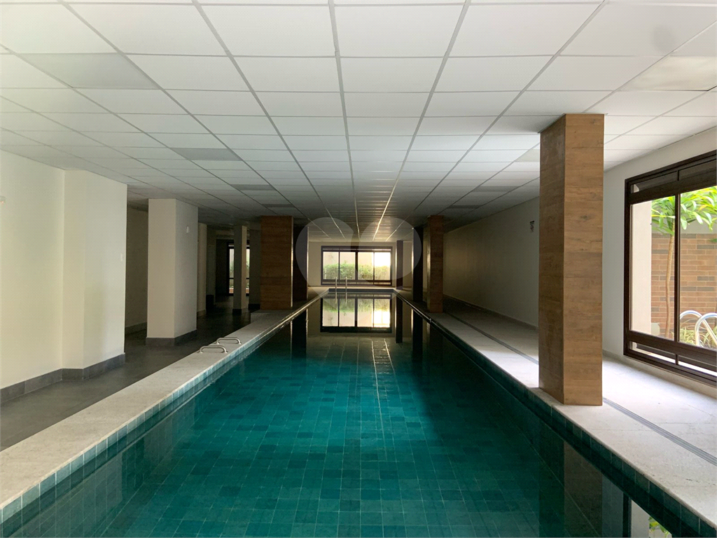 APARTAMENTO em ALTO DA LAPA