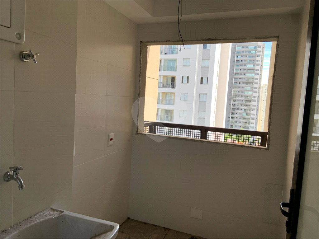APARTAMENTO em ALTO DA LAPA