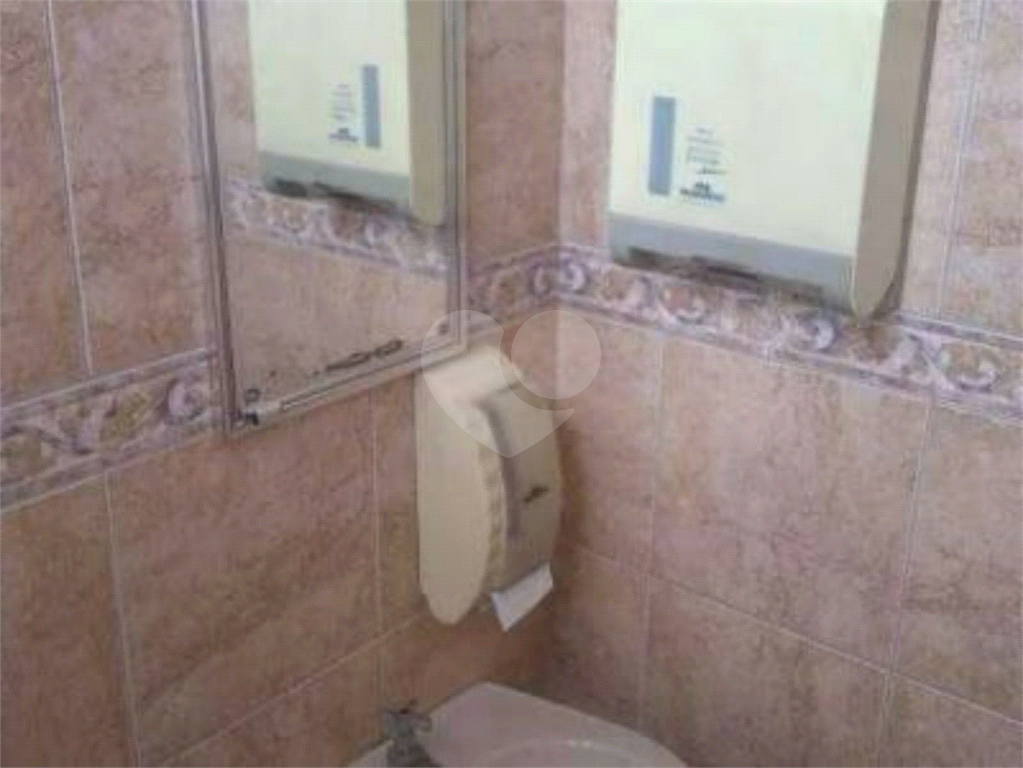 Sala comercial para venda no Centro de São Paulo
