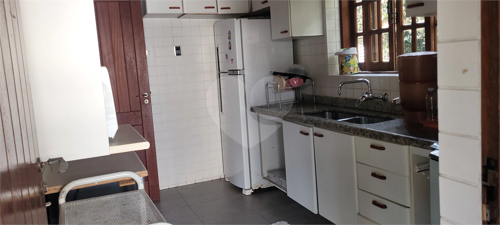 Casa de Condomínio à venda e aluguel com 3 quartos, 380m² - Foto 27