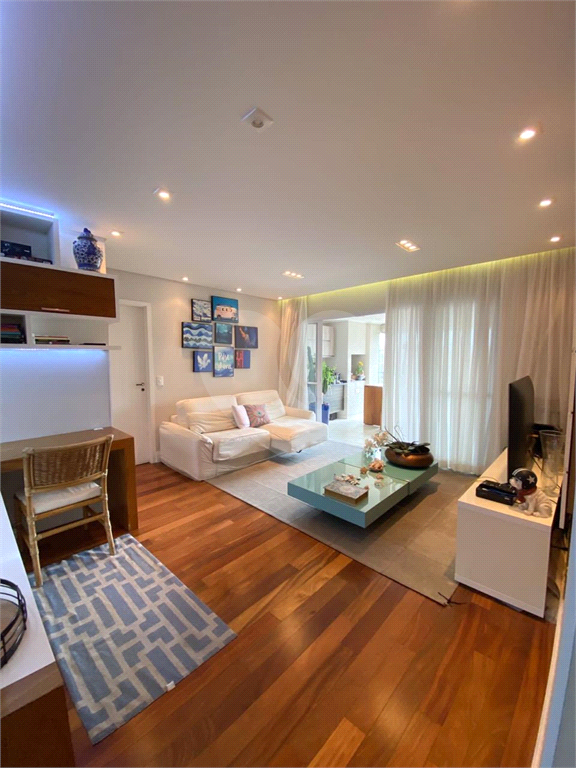 Apartamento à venda com varanda, vista incrível e lazer completo no condomínio