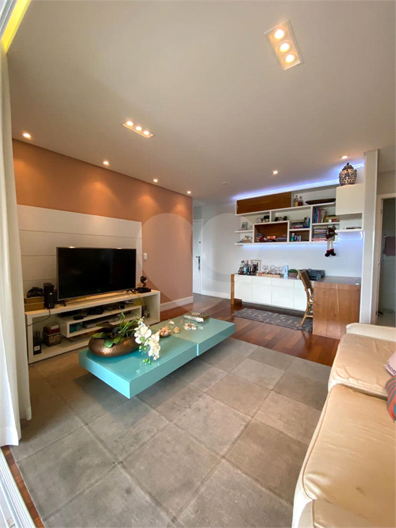 Apartamento à venda com varanda, vista incrível e lazer completo no condomínio