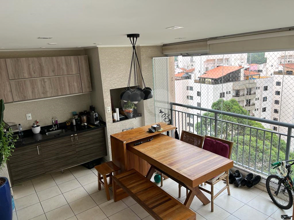 Apartamento à venda com varanda, vista incrível e lazer completo no condomínio