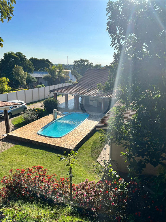 Chácara à venda com 4 quartos, 328m² - Foto 2