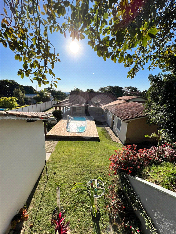Chácara à venda com 4 quartos, 328m² - Foto 1