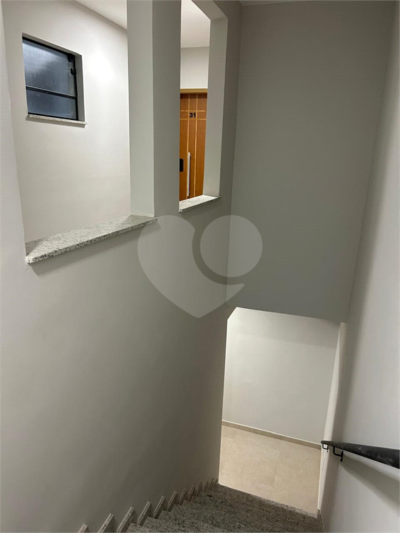 Apartamento à venda com 2 quartos, 62m² - Foto 2